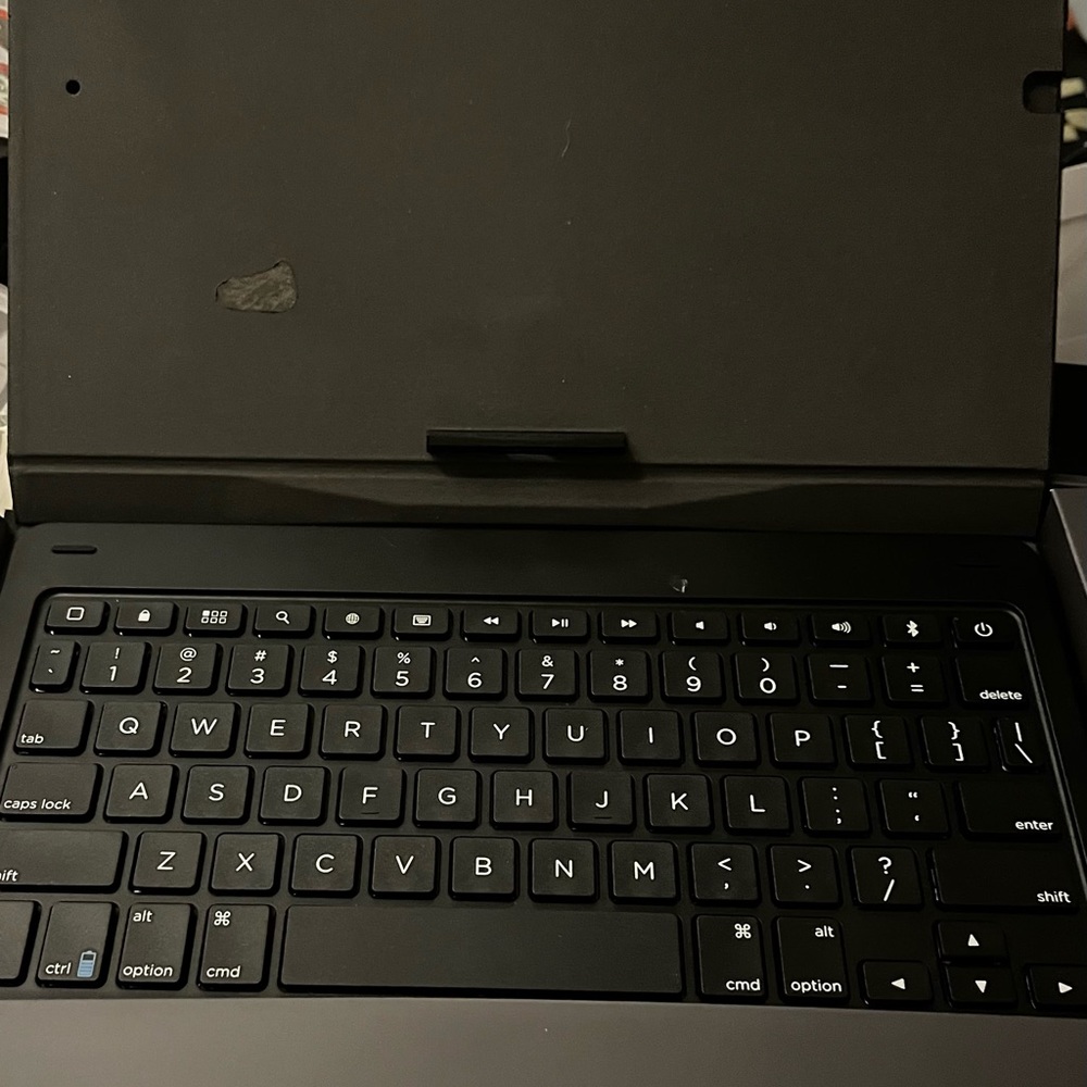ZAGG KeyBoard Case.    Ipad Air 3rd Gen & iPad Pro.   Open Box.  Never Used